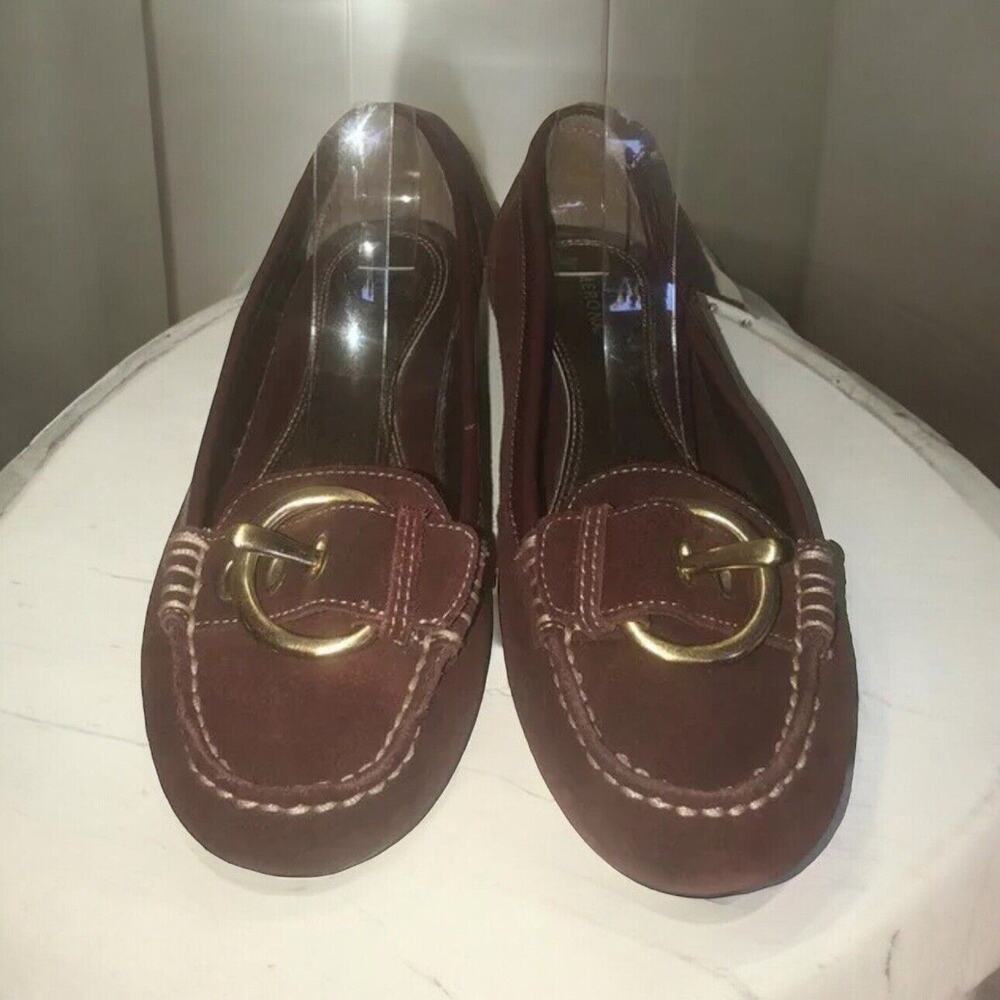 Merona burgundy gold buckle leather loafers Women’s Size 8